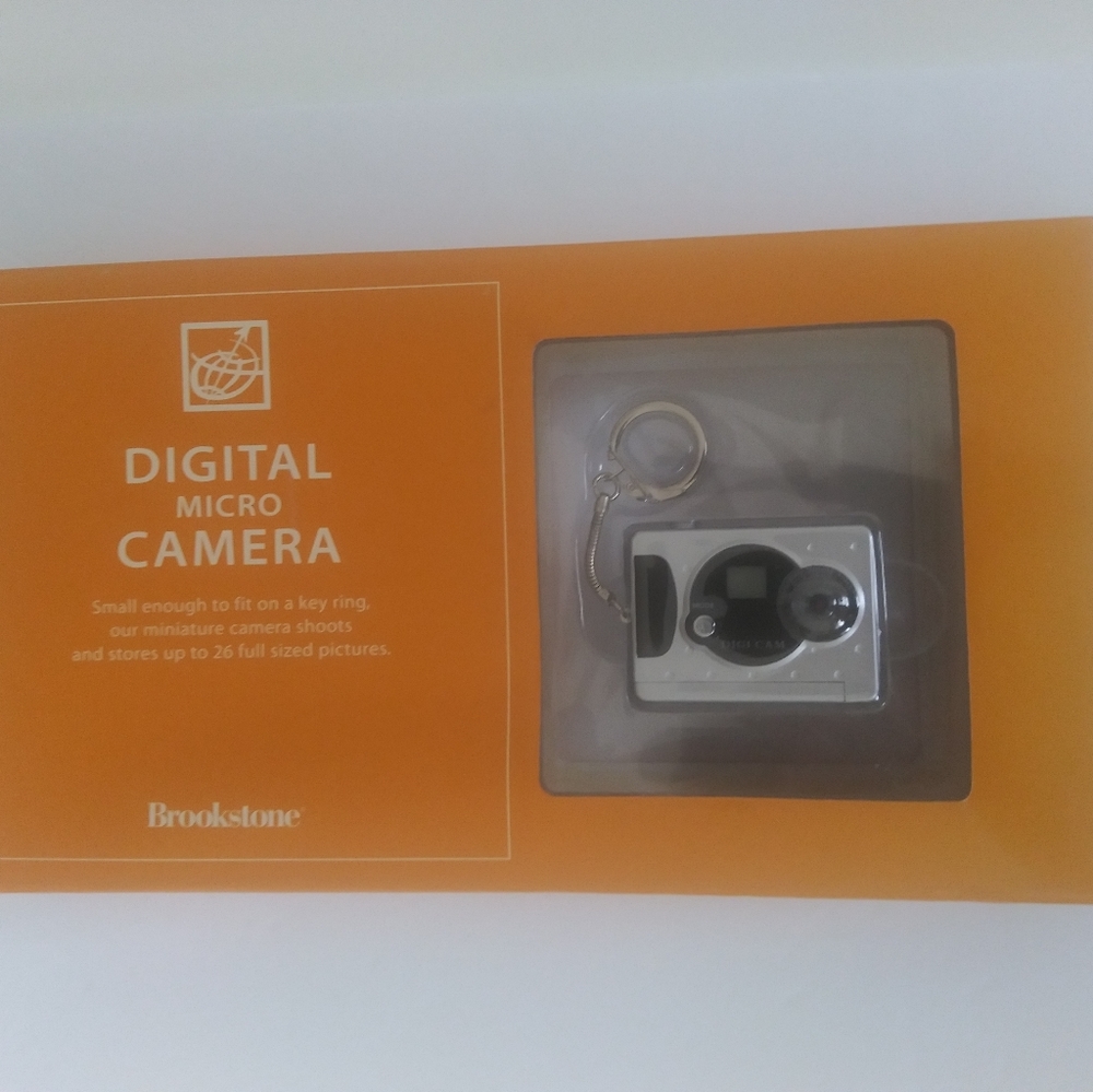 DIGITAL MICRO CAMERA BY "BROOKSTONE" KEY RING